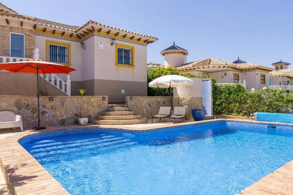 Casa Lilly-Rose, A Beautiful 3 Bedroom Detached Villa A Short Walk To The Villamartin Plaza & Golf Course Экстерьер фото