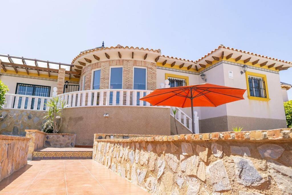 Casa Lilly-Rose, A Beautiful 3 Bedroom Detached Villa A Short Walk To The Villamartin Plaza & Golf Course Экстерьер фото