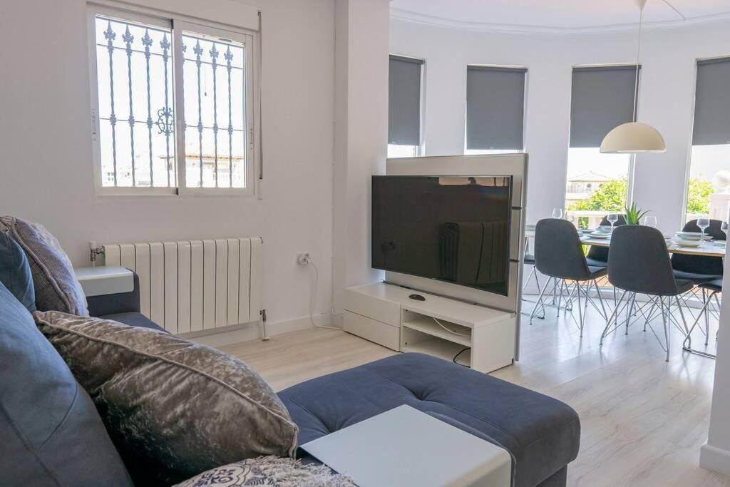 Casa Lilly-Rose, A Beautiful 3 Bedroom Detached Villa A Short Walk To The Villamartin Plaza & Golf Course Экстерьер фото