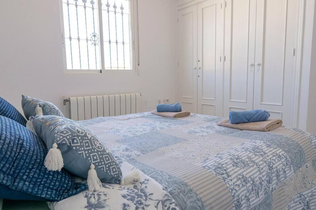 Casa Lilly-Rose, A Beautiful 3 Bedroom Detached Villa A Short Walk To The Villamartin Plaza & Golf Course Экстерьер фото