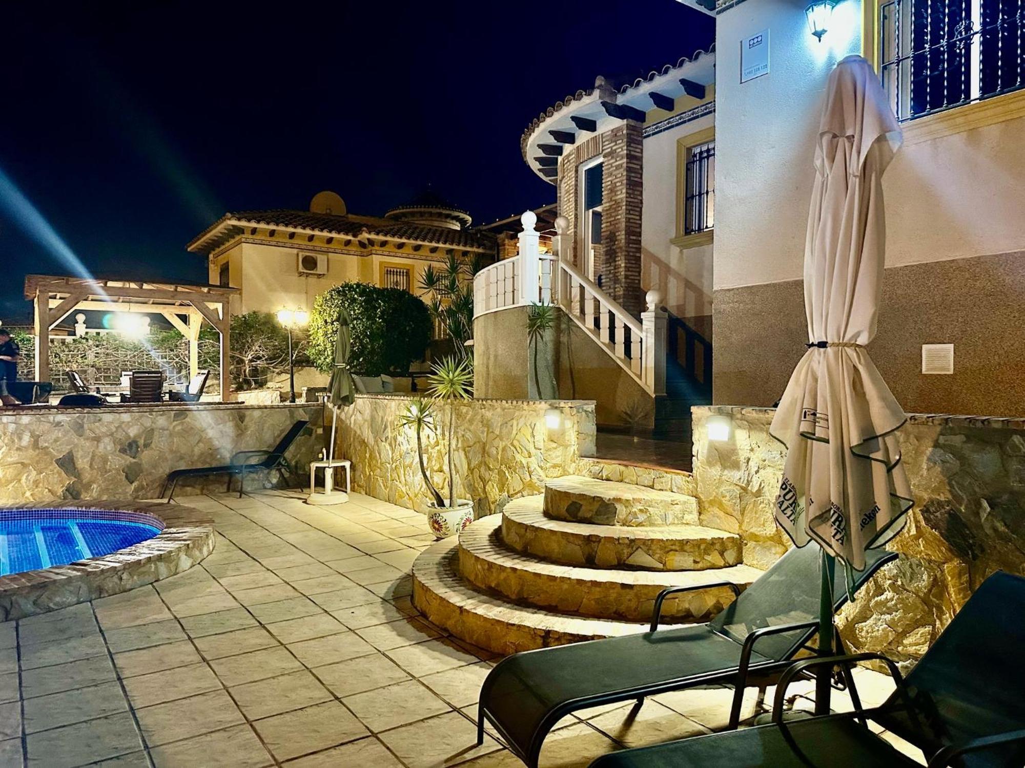 Casa Lilly-Rose, A Beautiful 3 Bedroom Detached Villa A Short Walk To The Villamartin Plaza & Golf Course Экстерьер фото